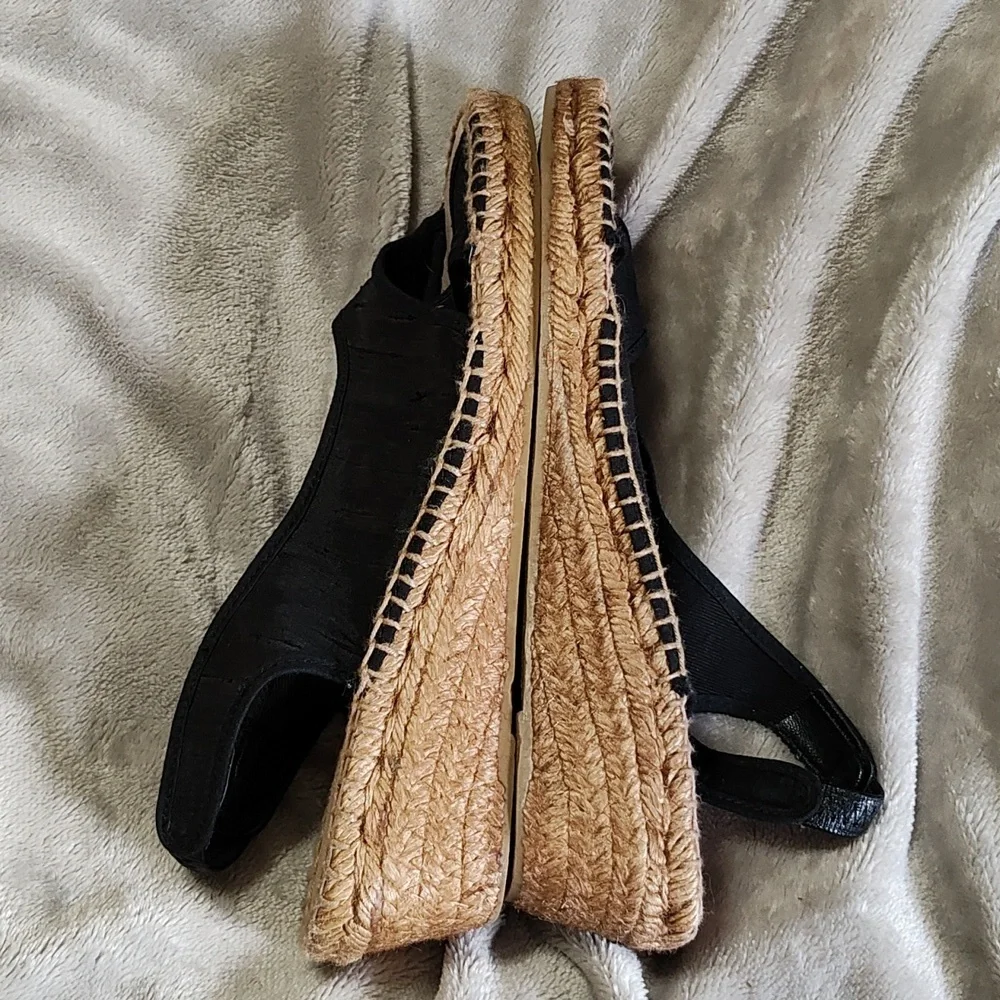 Andre Assous wedges/espadrilles sandales black size 8